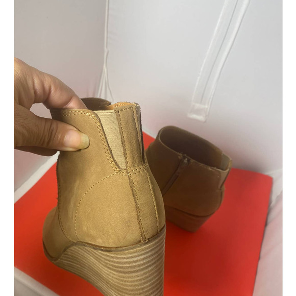 Lucky Brand Booties Tan Suede Side Zip High Wedge Heel Ankle size 7.5 M NWT - Picture 10 of 10